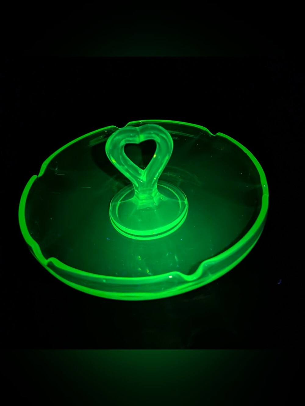 Uranium Ashtray Trinket Dish Heart Handle Bonbon Dish Green Glass UV Glows